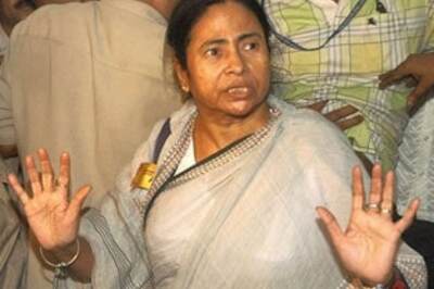 Mamata ready to compensate Tatas for Singur land