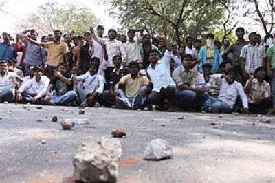 Telangana erupts again, cops stop students rally