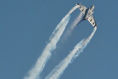 IAF Demonstrates HAL Tejas LCA Fighter Jet's Flying Power at LIMA, Malaysia – Watch Video