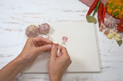 How to Peel a Garlic Clove