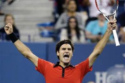 Federer beats Djokovic to set up Del Potro final