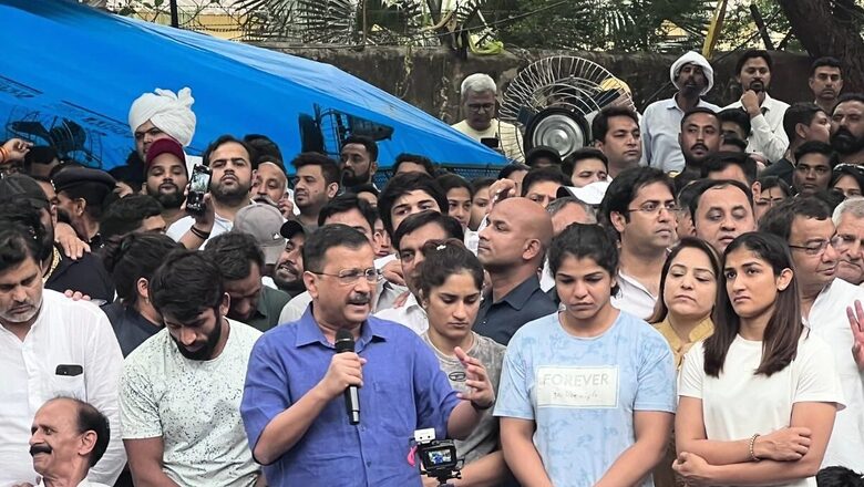 News18 Evening Digest: Kejriwal Meets Protesting Wrestlers at Jantar Mantra And Other Top Stories