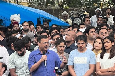 News18 Evening Digest: Kejriwal Meets Protesting Wrestlers at Jantar Mantra And Other Top Stories
