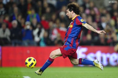 Messi stars as Barca down Villarreal