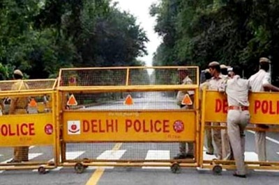 Stir Against SDMC Proposal to Privatise Sanitation Work Turns Violent, 9 Cops Hurt; 4 AAP MLAs Booked