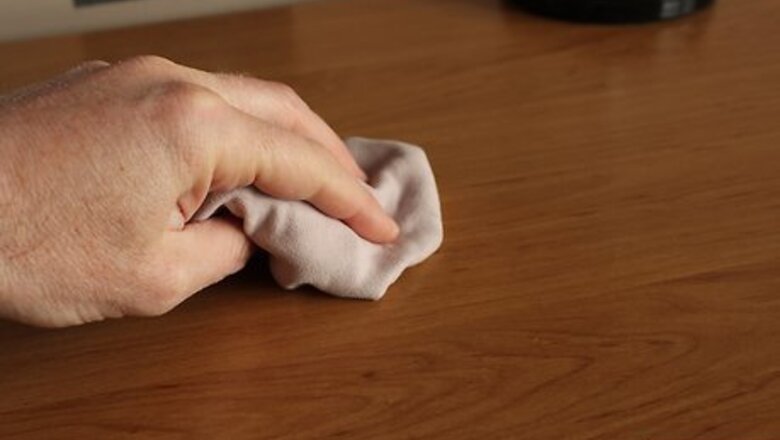 How to Keep Your Office Table Clean and Neat