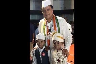 Tharoor Sees ‘Hindu-Muslim Unity’ in Photo of Kids Dressed as Nehru and Ayyankali, Panned on Twitter