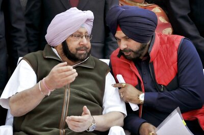 Punjab Congress Implodes as Sidhu Skips Cabinet Meeting Chaired by Captain Amid Rumours of Portfolio Change
