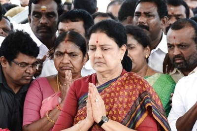 Sasikala to Be Quizzed by Special Probe Team in a Bid to Unravel Confounding Kodanad Heist-murder Case