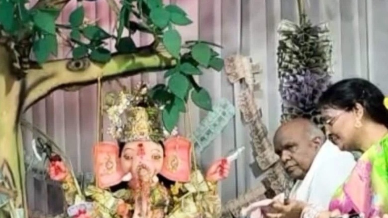 Warangal: Ganesh Idol Decorated With Currency Notes Worth Rs 1.43 Cr Thronged By Devotees in Large Numbers