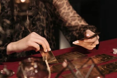 Fortune Teller Extorts Money From Mayor, Claims He Spoke To His Dead Father