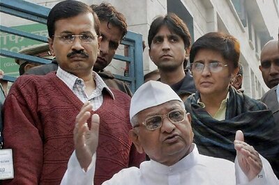 Team Anna meets EC, presses for electoral reforms