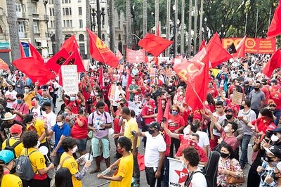 Ex-minister: Bolsonaro Eyed Decree On Chloroquine For COVID