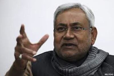 Nitish Kumar thanks PM Manmohan Singh for describing him as secular