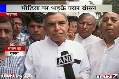 Pawan Kumar Bansal loses cool with reporters