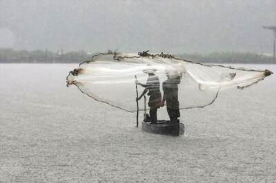 Pakistan Arrests 34 Indian Fishermen for Violating Territorial Waters