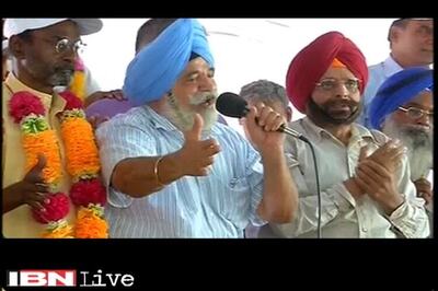 Defence veterans to return medals today to protest against government's notification on One Rank One Pension