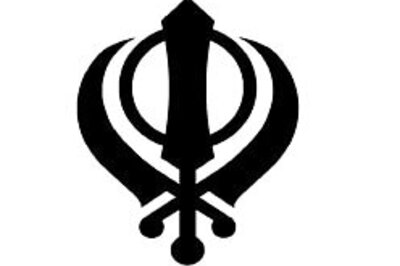 Sikhs raise voice against Vande Mataram