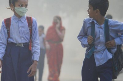 Delhi's Air Quality Continues in 'Very Poor' Category