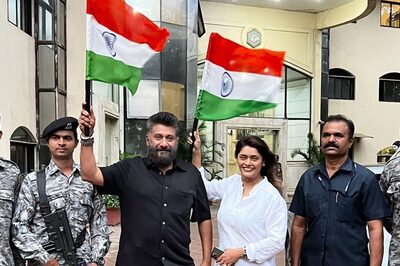 On Independence Day, Vivek Agnihotri Thanks CRPF Officers for 'Protecting Me During This Turmoil'