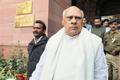 Andhra CM asks Cong MLAs to shun Jagan's yatra