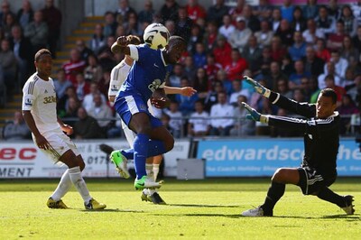 Everton ease to 3-0 win against Swansea