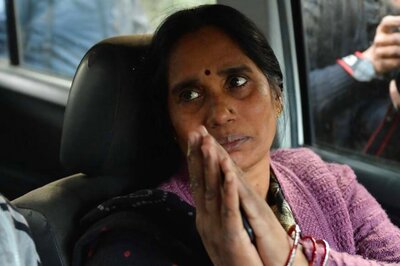 Convicts' Lawyer Told Me They Will Never Be Hanged, Says Nirbhaya's Mother as Court Postpones Execution