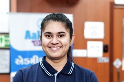 Daughter Doctor & Pharmacist Gets Rank 9 in NEET 2022, Says Focus on Understanding Topics, Not Number of Books