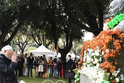 PM Modi Pays Floral Tribute to Mahatma Gandhi in Italy, Meets Indian Community
