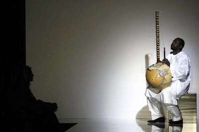 US Aviation Agents Deny 'Completely Destroying' Malian Musician's Precious Traditional Instrument