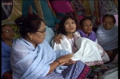 Manipur: Irom Sharmila and her mother resist arrest as police arrive at the protest site