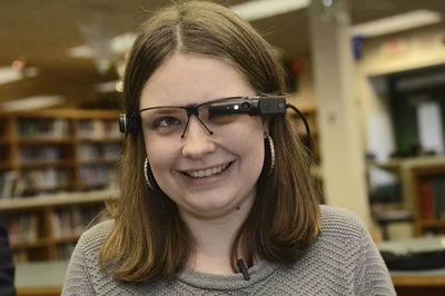 Student Receives Virtual Reality Glasses to Help Sight