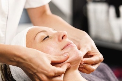 7 Time-Tested Ways In Ayurveda To Reverse Skin Ageing Process