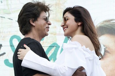 Shah Rukh Khan Takes Anushka Sharma & Katrina Kaif On a Rickshaw Ride