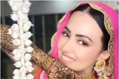 Sana Khan Smiles Ear-to-ear in Pics from Her Mehendi Ceremony