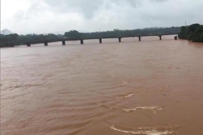 Inflow of 90,000 Cusecs Pushes Level of Mettur Dam in Karnataka's Salem District to 75.83 Feet
