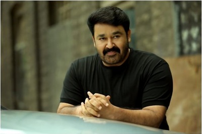 Mohanlal Interacts with Healthcare Workers, Sings for Them