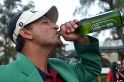 Ghei keeps Indian flag up in Shanghai