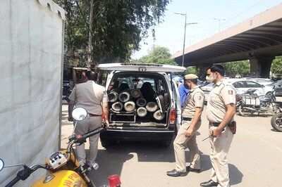 Delhi Police Arrange Oxygen for Several Hospitals Grappling With Shortage