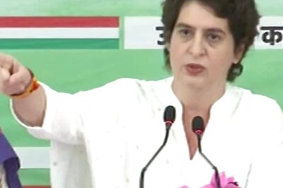 UP Polls: Priyanka Gandhi Promises Rs 10,000 Honorarium for ASHA and Anganwadi Workers If Voted to Power