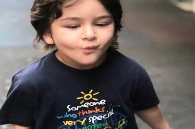 Taimur Ali Khan Turns 5: Waving at Paparazzi to Having Fun, Star Kid's Cool Videos