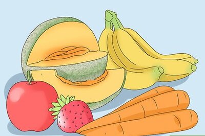 How to Feed a Horse Treats