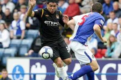 Manchester Derby: United nails City