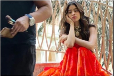 Janhvi Kapoor Explains Her '2020 Mood' with This Photo