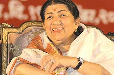 My sister deserves the Padma award having sung for 50 years: Lata