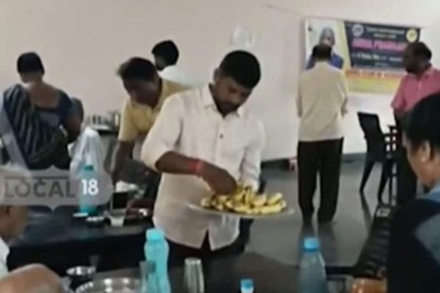 In Telangana, Lions Club Director Distributes Food In Old Age Homes On His Birthday