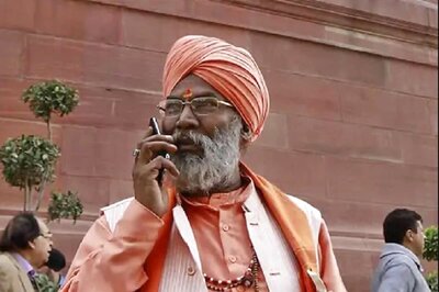'Under Pressure', Jharkhand Govt Releases MP Sakshi Maharaj from Home Quarantine Within 24 Hours