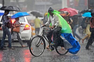 Mumbai Heaves Sigh of Relief as Ockhi Leaves Megapolis Undamaged