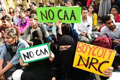 Lesson on Revolution: From Instagram to TikTok, Indians Wage Online Battle Against Citizenship Law