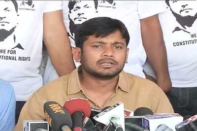 Tension at Vijayawada meet, 'Kanhaiya go back' shout BJP workers